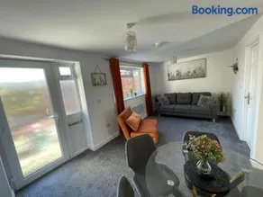 Luxury One Bed Apartment Stevenage - Image 5