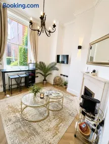 Luxury Home in Repton Park - Image 1