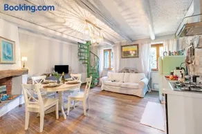 Dimora Della Rocca Private Garden, WIFI, BBQ & Parking - Happy Rentals - Image 2