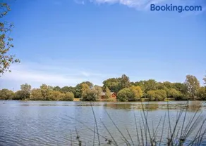 Langmere Lakes Lodges - Image 3