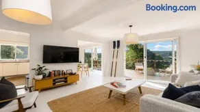 Sunny Bayside Cottage - Walk To Bay and Beach - Image 1
