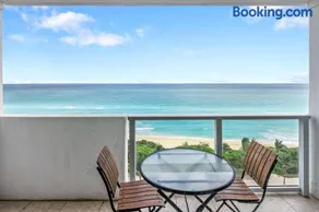 Castle 828 Oceanfront view with balcony, pool, tennis, beach access and free parking! - Image 1