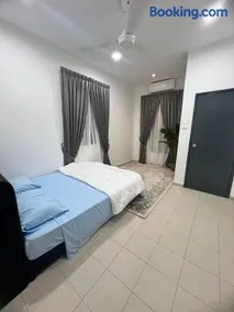 DLuqaz Private Pool Homestay Alor Gajah Melaka - Image 3