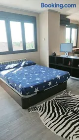 Alojamiento independiente dentro de chalet 3er piso - Image 2