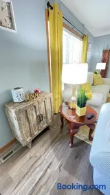 Luxx Guest House - Image 5