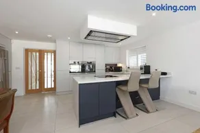 Luxurious holiday home-London-Heathrow-Wembley-Oxford - Image 4