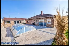 Wellness Villa close to Prague - Image 2