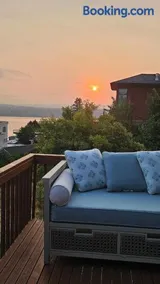 Serene 2-bedroom house in Seattle perfect for a relaxing getaway near Seatac - Image 1
