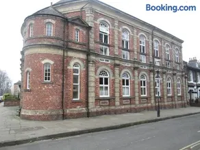 Victoria Bar Apartments Within the City Walls Free Parking - Image 2