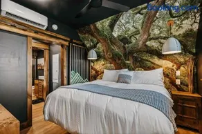 Live Oak Treehouse at Treetop Escapes - Image 1