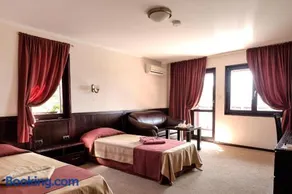 House Diona - Image 2