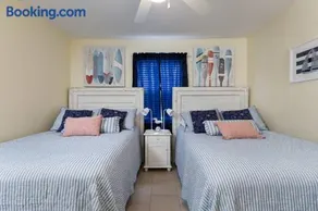 2bd 2ba 1st floor condo WALK TO BEACH - Image 3