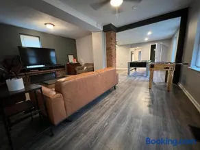 **Stylish Pet Friendly 3 Bedroom House** - Image 3