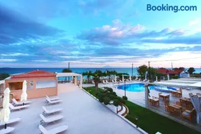 Blue view seaside hotel - Image 1