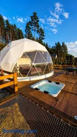 Glamping Pod Hradom súkromné jacuzzi a sauna - Image 1