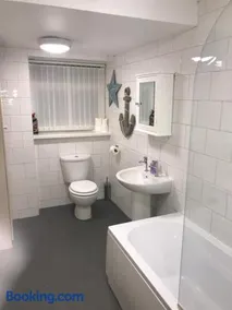 Simpson Beach View Apartments by Blackpool Service Apartments - Image 3