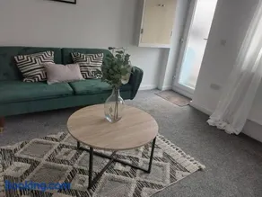 Charming 2 BedRoom Tredegar Gem. Sleeps 4 - Image 2