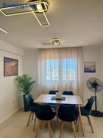 Trinity Breeze Renovated 2BR Close to Trinity Beach with Private Parking - Image 4