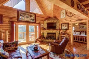 Retreat W Game Room Sleeps 8 Hot Tub Shared Pool - Image 5