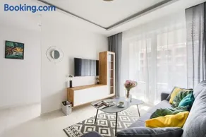 M&R Apartament Airport&Business DeLuxe Cybernetyki 17 - underground garage - free WiFi - Netflix - air conditioning - self check-in, close by Chopin Airport - Image 3