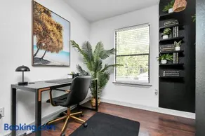 ProlificSuites Escape - Stylish Spaces & Prime Location - Image 3