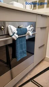 Royal Blue Luxury Apartment Rosebank - Image 3