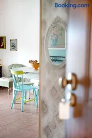 Artistic 2 Apartment - Image 1