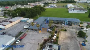Regency Inn & Suites Beaumont - Image 3