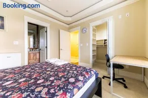 Mike's Luxury House - Image 1