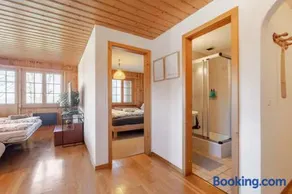 Alpine View Chalet Private Garden & Lake Views - Image 2