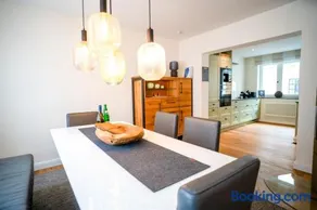Casa totalmente attrezzata con giardino, sauna e barbecue | Vista sulla città | Adatta per il telelavoro | Ammette animali domestici - Image 3