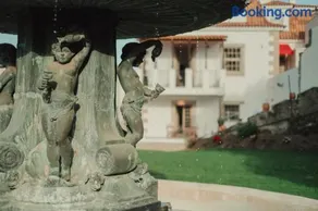 Collares Sintra Petit Palais - Image 1