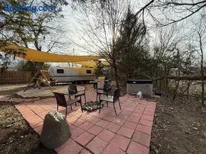 Airstream w flush toilet, city water, hot tub - Image 1