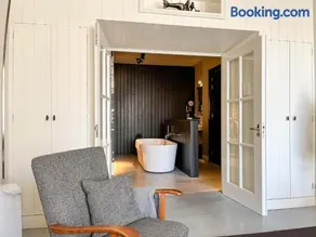 Van der Gang Suites uniek design in hartje Dokkum - Image 4