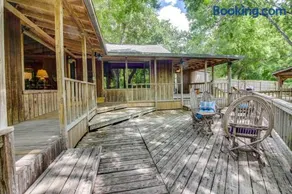 Charming dog-friendly home with expansive deck - near boat ramp & attractions - Image 2