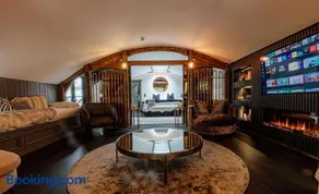 The Penthouse - Image 2