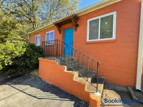 Santa Fe Inspired Bungalow 5 minutes to downtown - Image 4