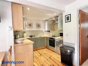 3 bedroom barn conversion with swimming pool, tennis court and more! - Image 2