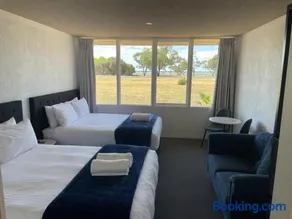 Happy Wanderer Motel Lake Boga ON THE LAKE WITH LAKE VIEWS - Image 3