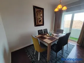 Almada, T2 apartment w balcony, Feijo, Lisbon - Image 3