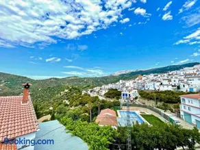 Elegant Villa with Jacuzzi in Canillas de Albaida - Image 4