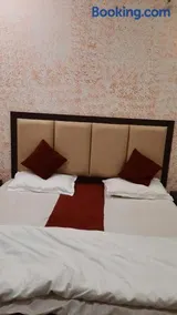 Divya Hotel & Restaurant - Image 2