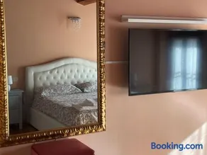 Appartamento Luce-- 2 camere da letto--Centro storico--Parcheggio privato gratuito - Image 4