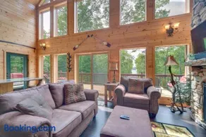 Paddle Ready: Hayward Lake View Retreat w/ BBQ - Image 3
