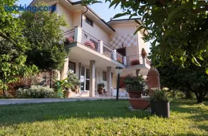 Parte di casa con giardino e piscina - Image 1
