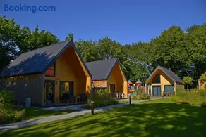 Ośrodek Wypoczynkowy Zapach Drewna Resort & Lake - Image 1