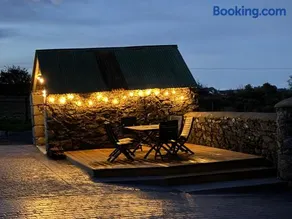 Mournes Family Cottage with Hot Tub - Image 5