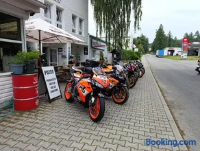 Moto Hostel Doupě - Image 1