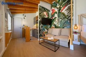 Sea & Cliff Luxury Suites - Image 2
