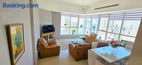 Luxury Skyline Apartment with Panoramic Views - Image 3